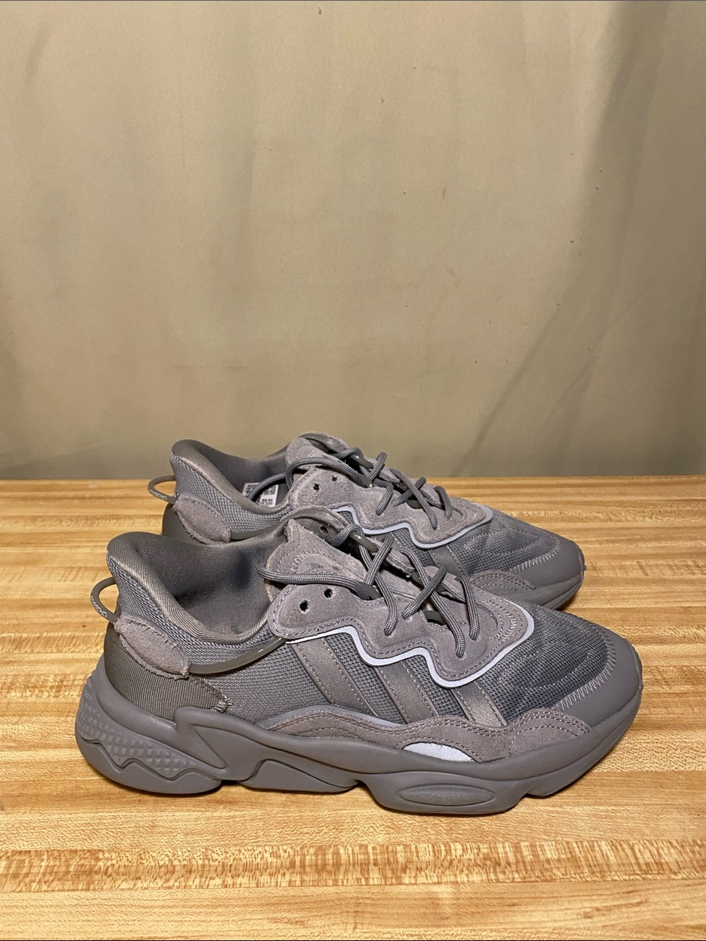 Adidas Originals  Ozweego Chunky Sneakers Metal Grey Mens size 7